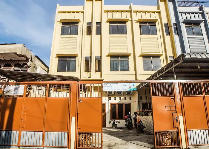 Spot On 91977 Kost Ketapang Syariah