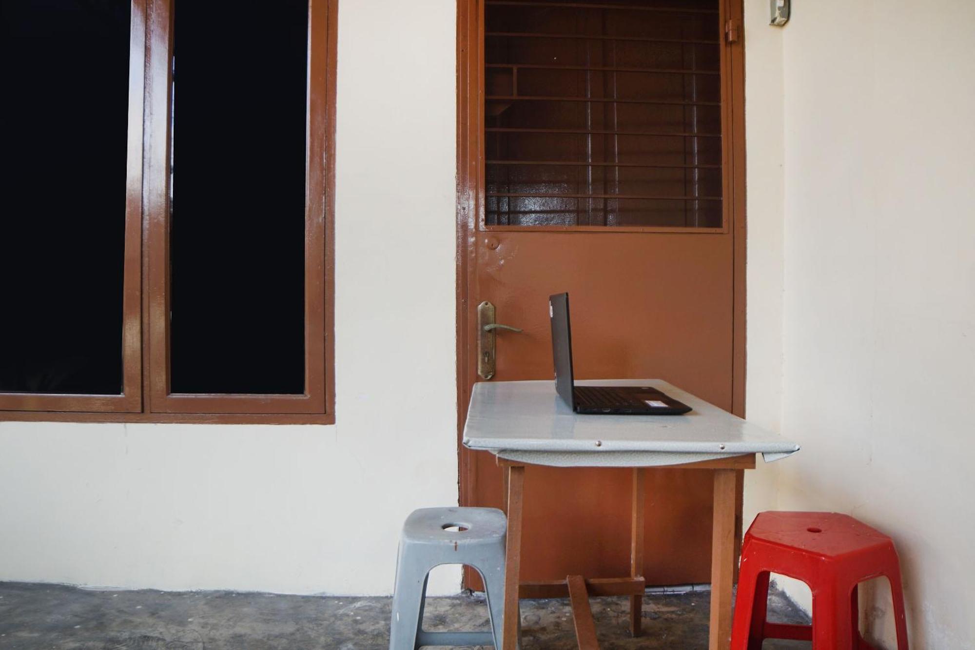Hotel Spot On 91977 Kost Ketapang Syariah 2*