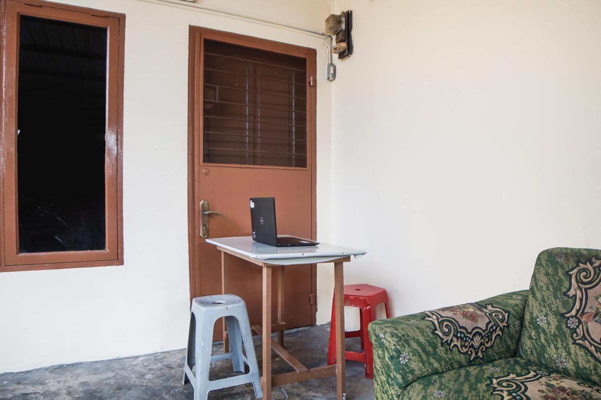 Spot On 91977 Kost Ketapang Syariah Hotel Medan