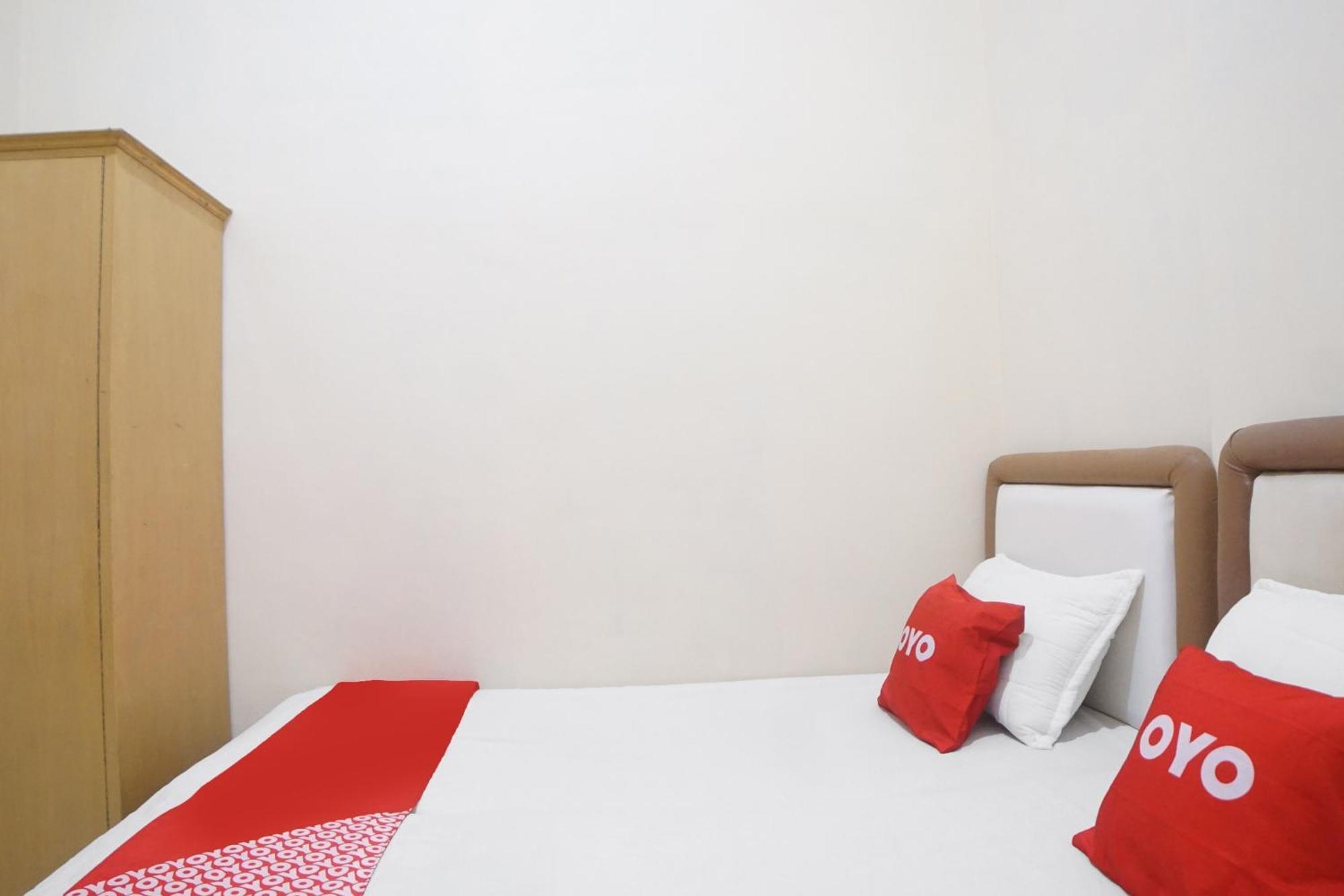 Spot On 91977 Kost Ketapang Syariah 2* Medan